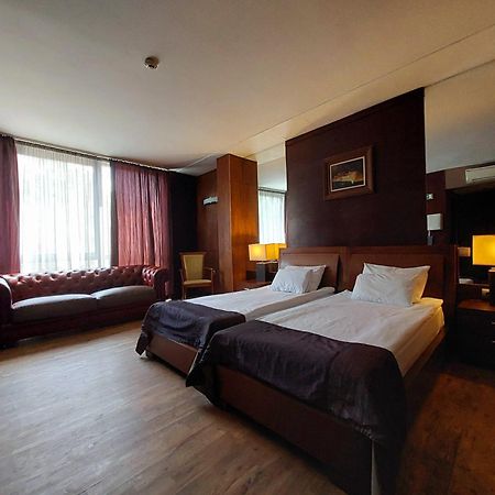 Hotel City Pleven Exterior photo