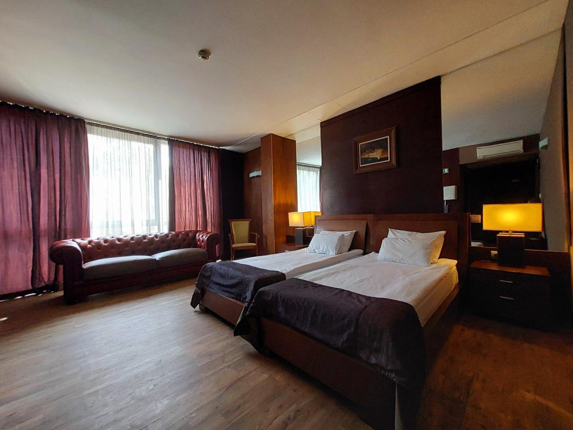 Hotel City Pleven Exterior photo
