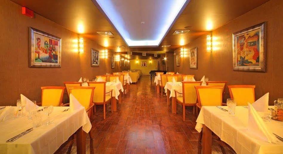 Hotel City Pleven Exterior photo